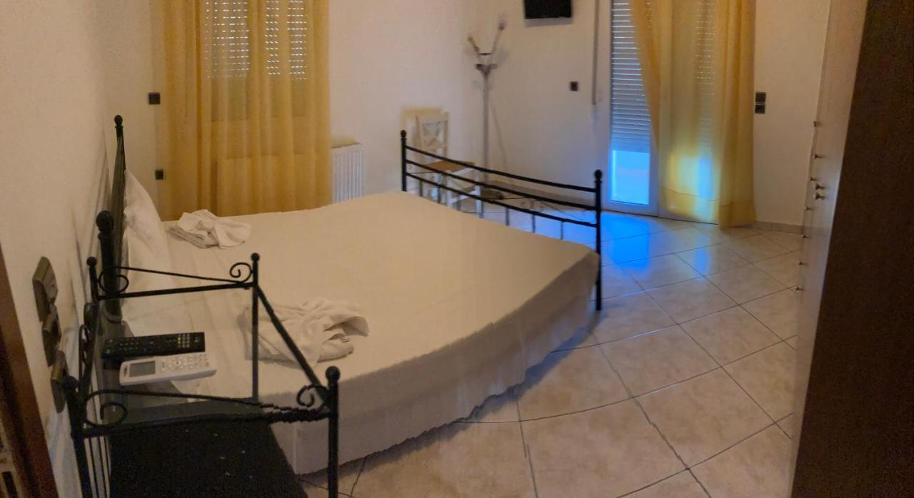 Molos Beach Rooms Kíssamos Exterior foto